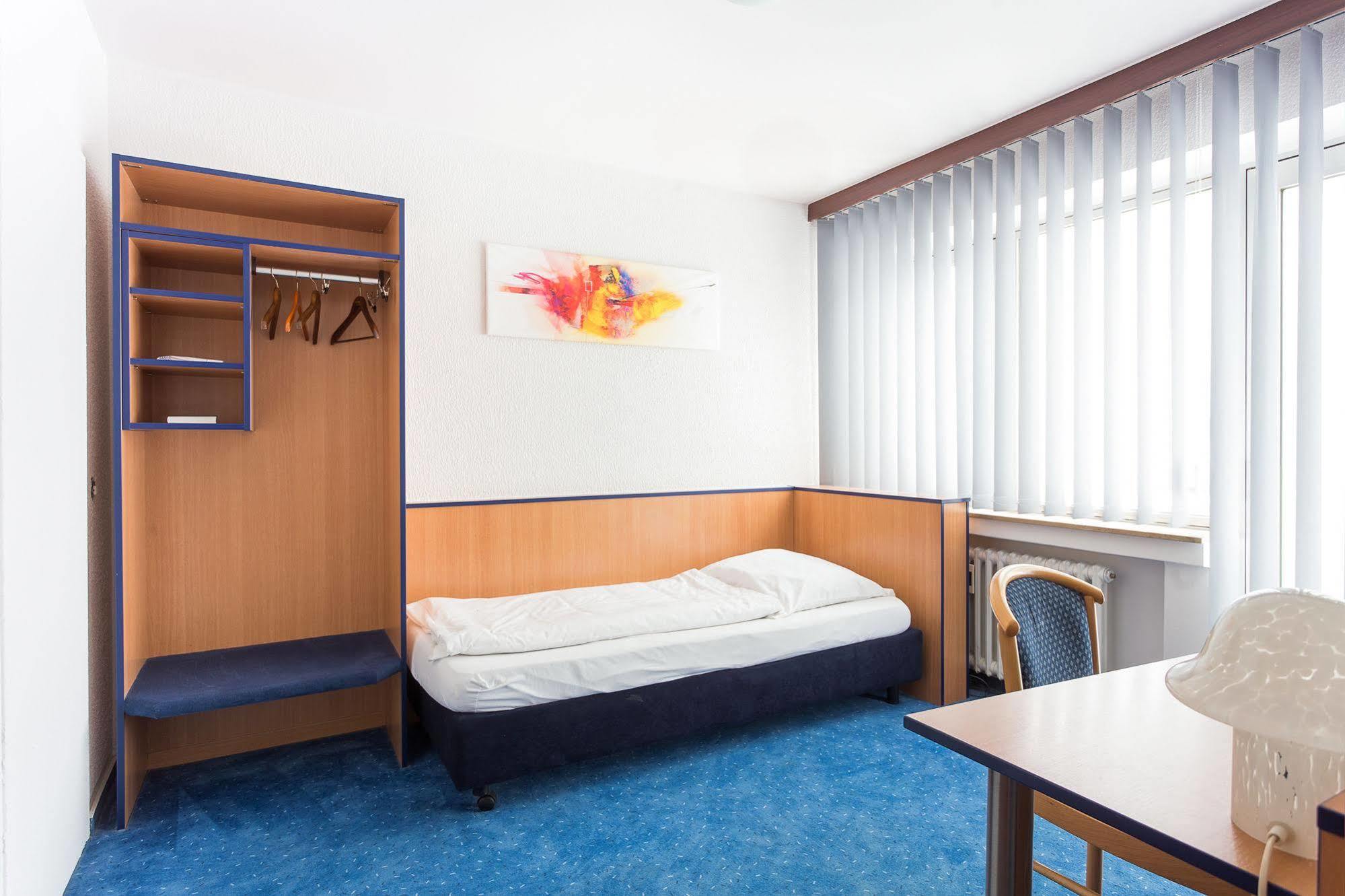 Hotel Luisenhof Mettmann Buitenkant foto