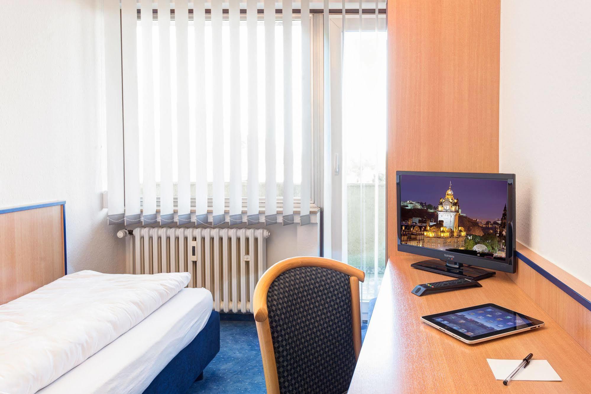 Hotel Luisenhof Mettmann Buitenkant foto